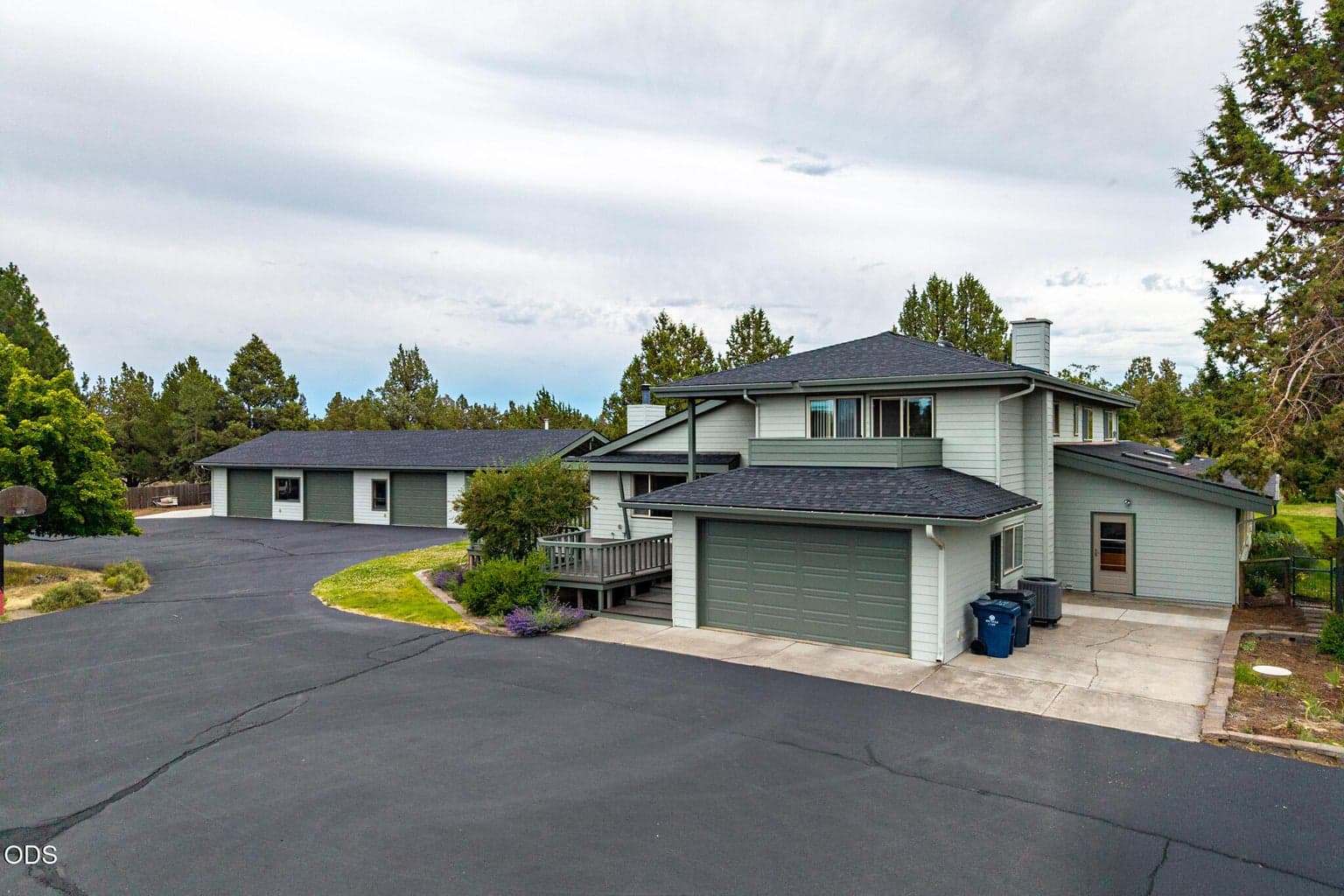 Photo of 61670 Somerset Drive 2 of 62