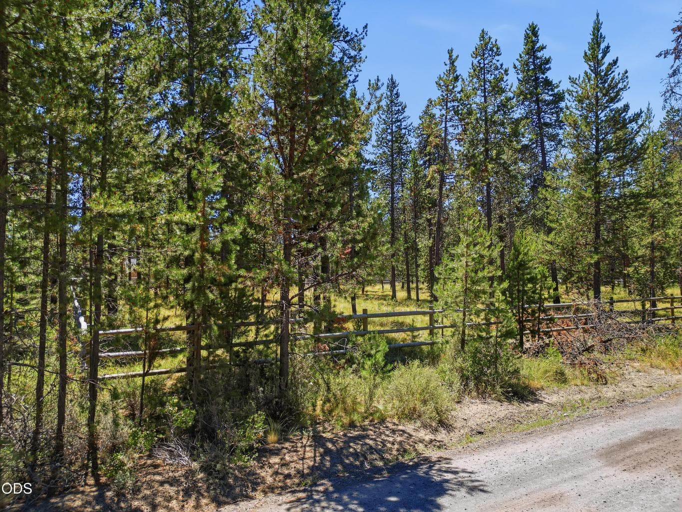 Photo of 17043 Elsinore Road 2 of 27