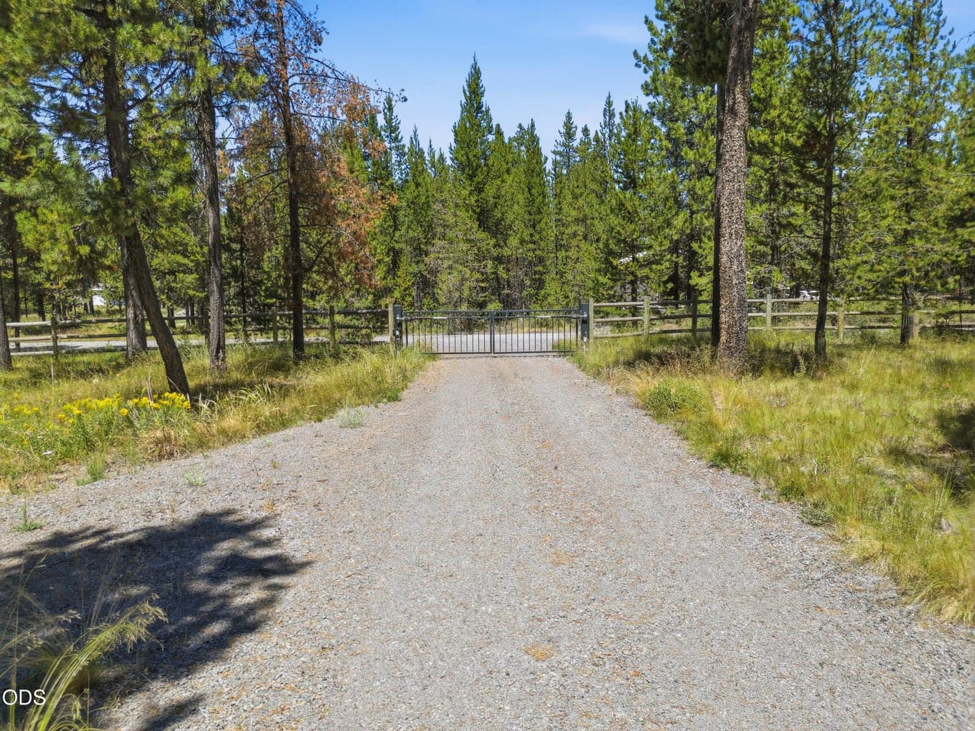 Photo of 17043 Elsinore Road 4 of 27