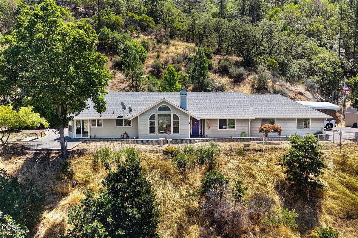 Photo of 1040 Wards Creek Road 2 of 44