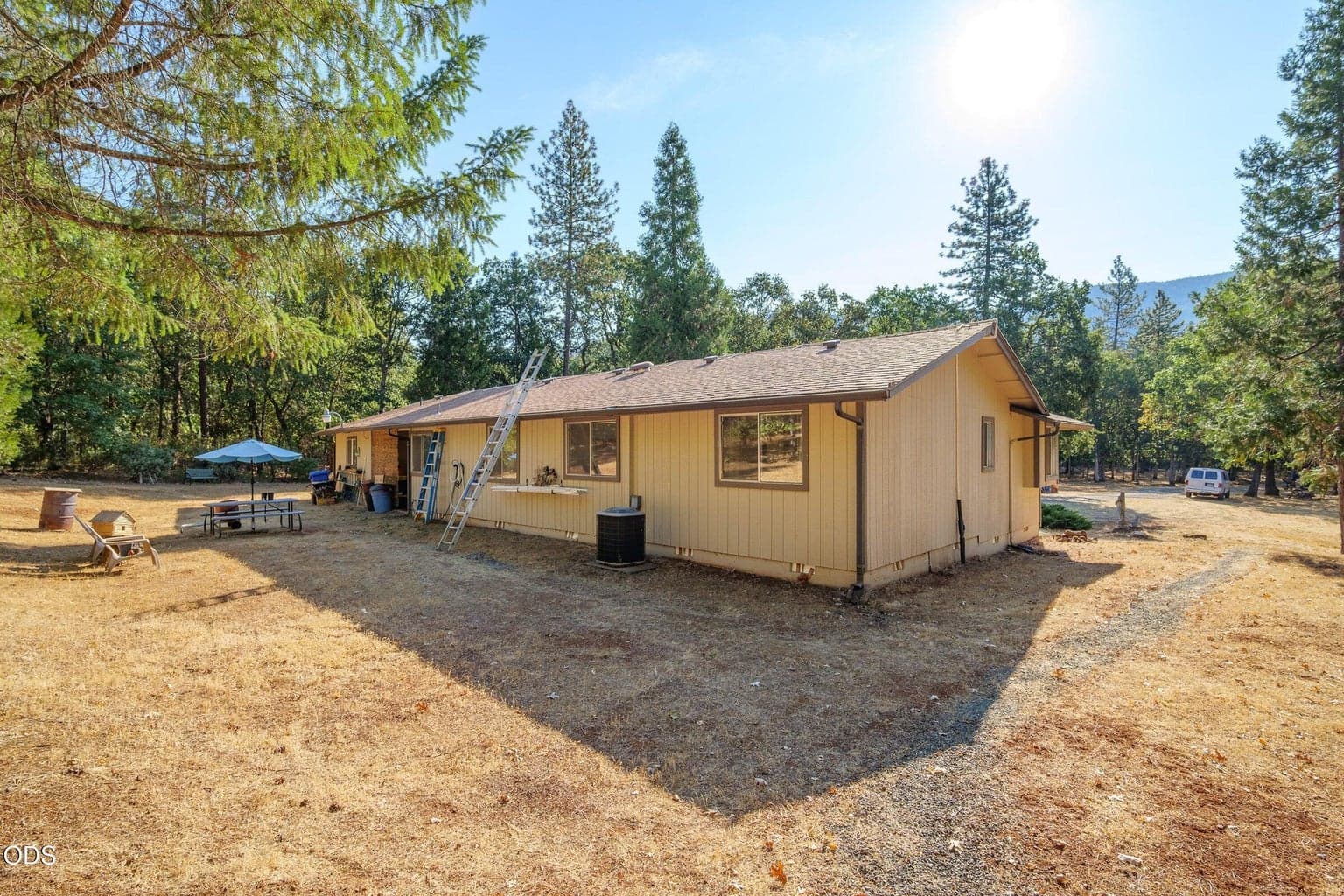 Photo of 1030 Red Mountain Drive 3 of 24