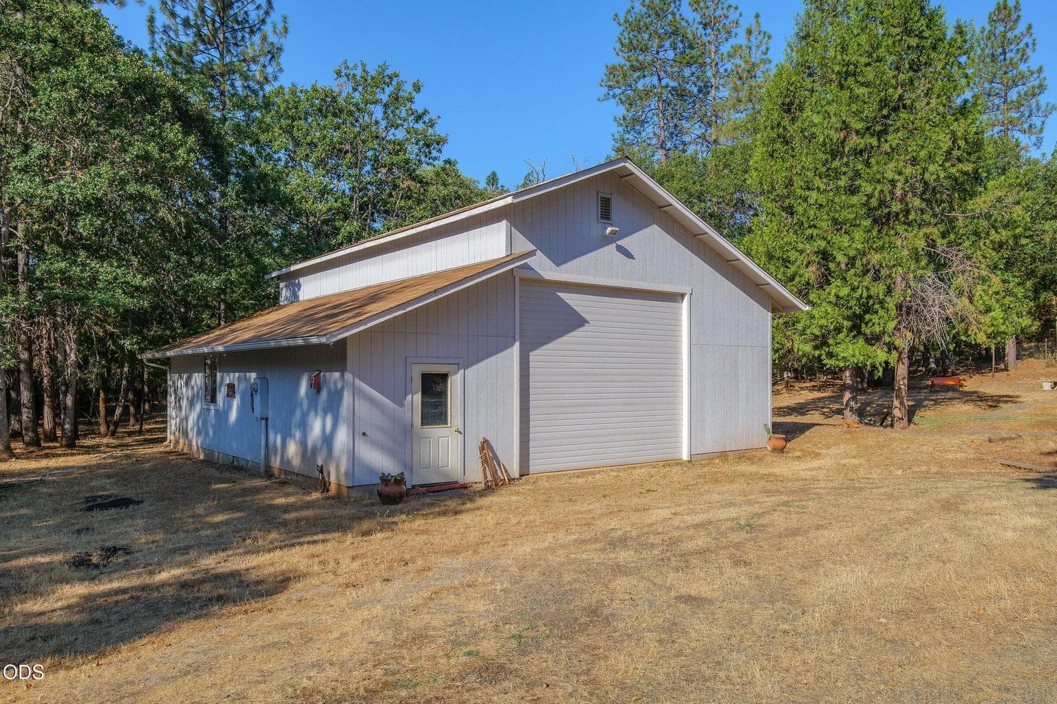Photo of 1030 Red Mountain Drive 4 of 24