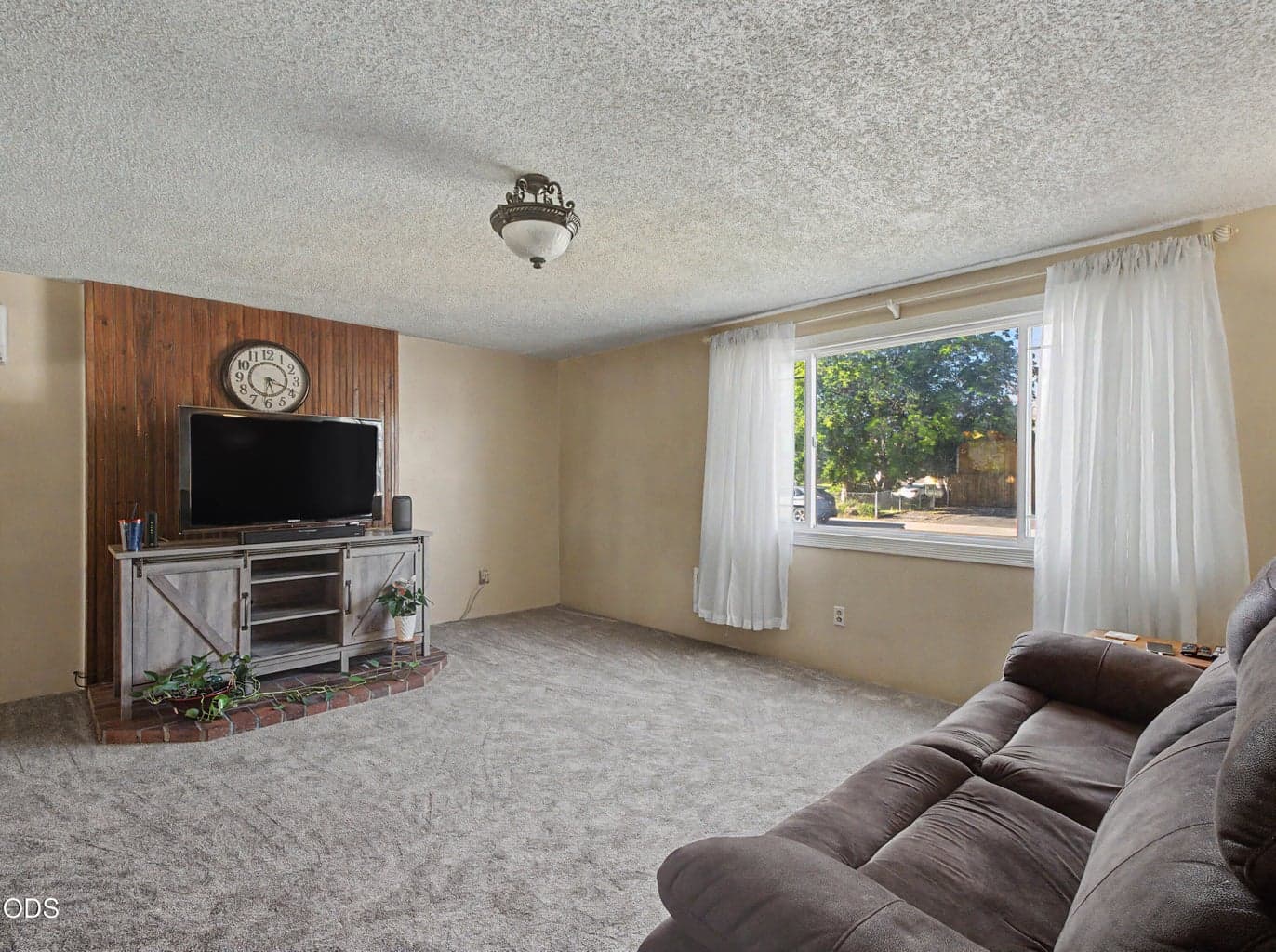 Photo of 4414 Meadows Drive 5 of 23