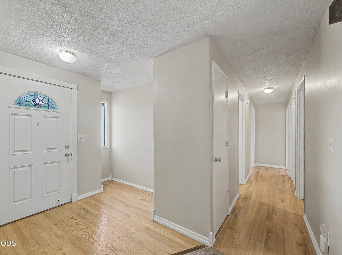 Photo of 4414 Meadows Drive 4 of 23