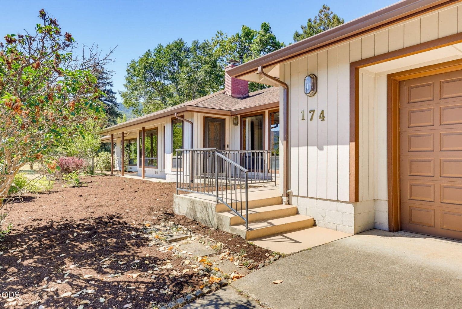 Photo of 174 Hummingbird Lane 2 of 101