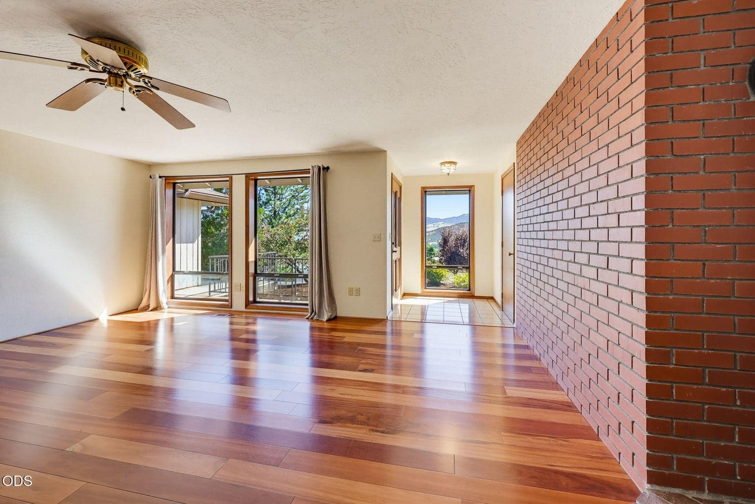 Photo of 174 Hummingbird Lane 5 of 101