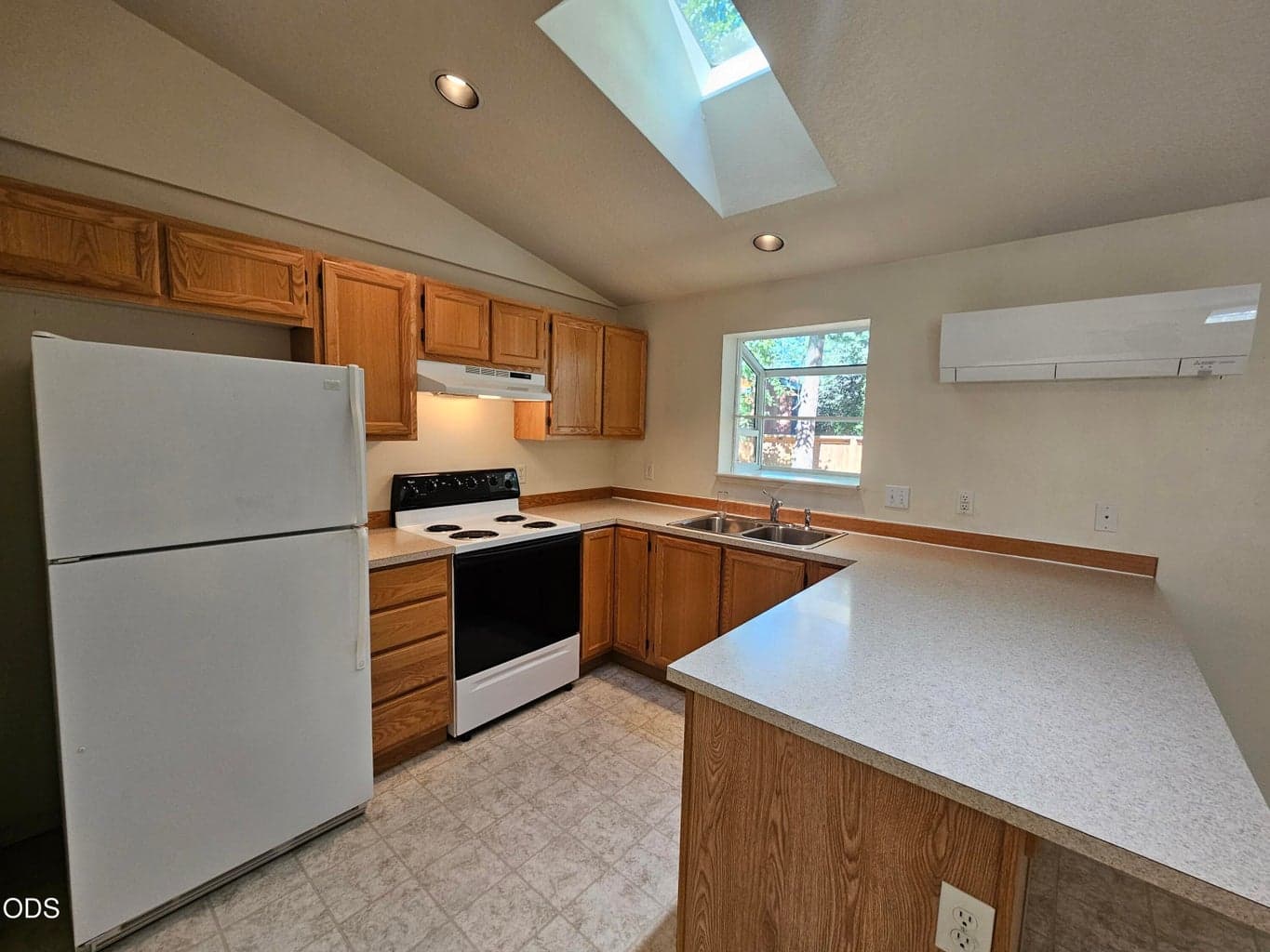 Photo of 369 E St Helens Avenue 8 of 30