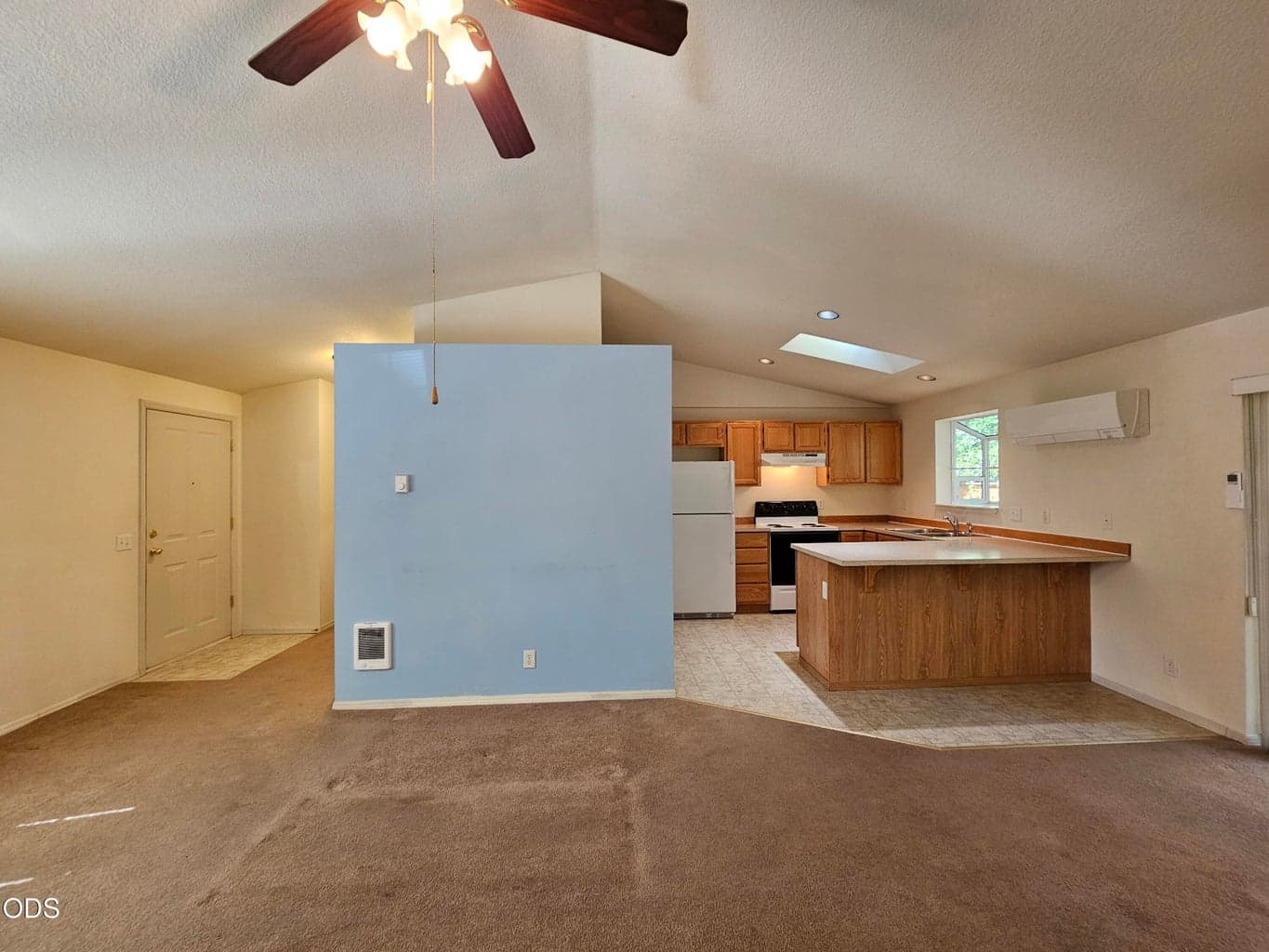Photo of 369 St Helens Avenue 4 of 30