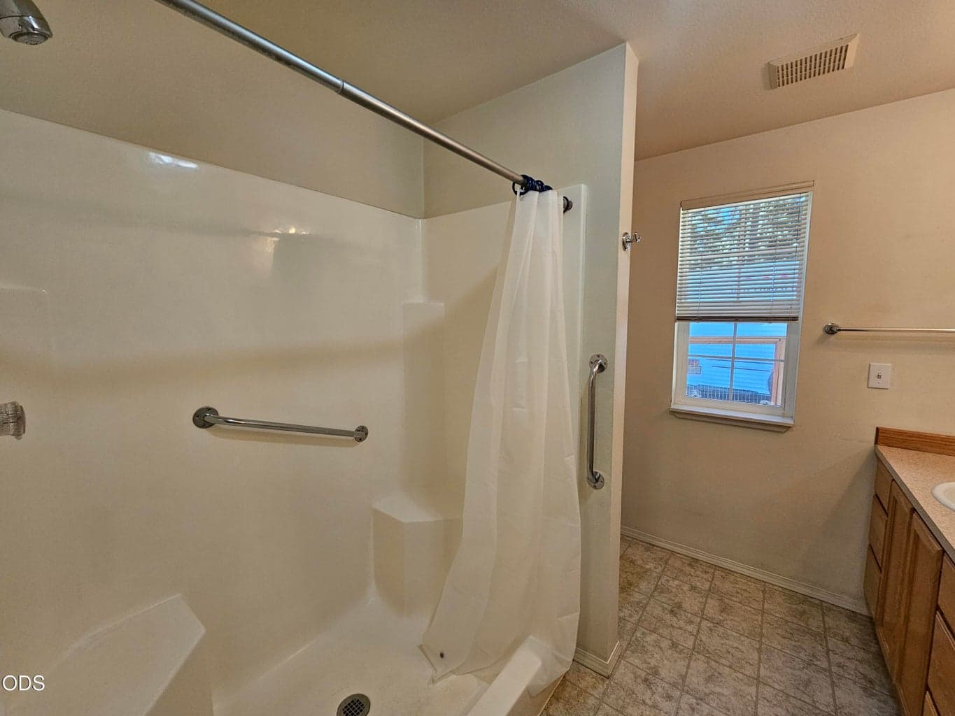 Photo of 369 E St Helens Avenue 12 of 30