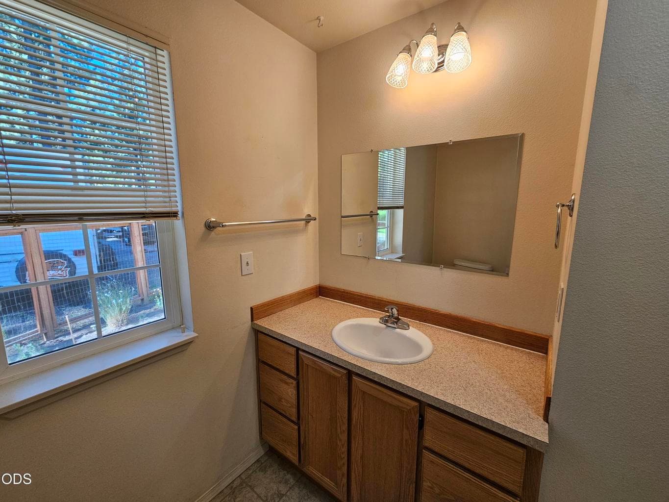 Photo of 369 E St Helens Avenue 13 of 30