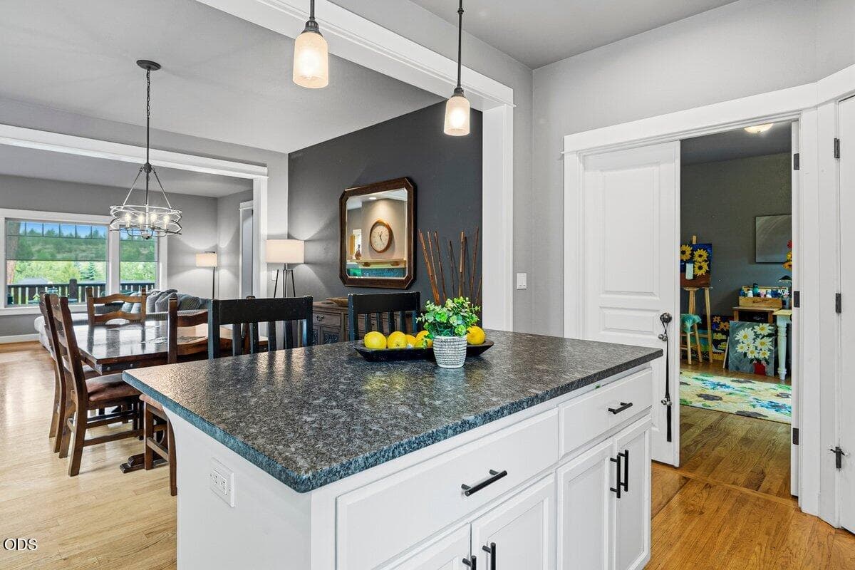 Photo of 19411 Brookside Way 9 of 22