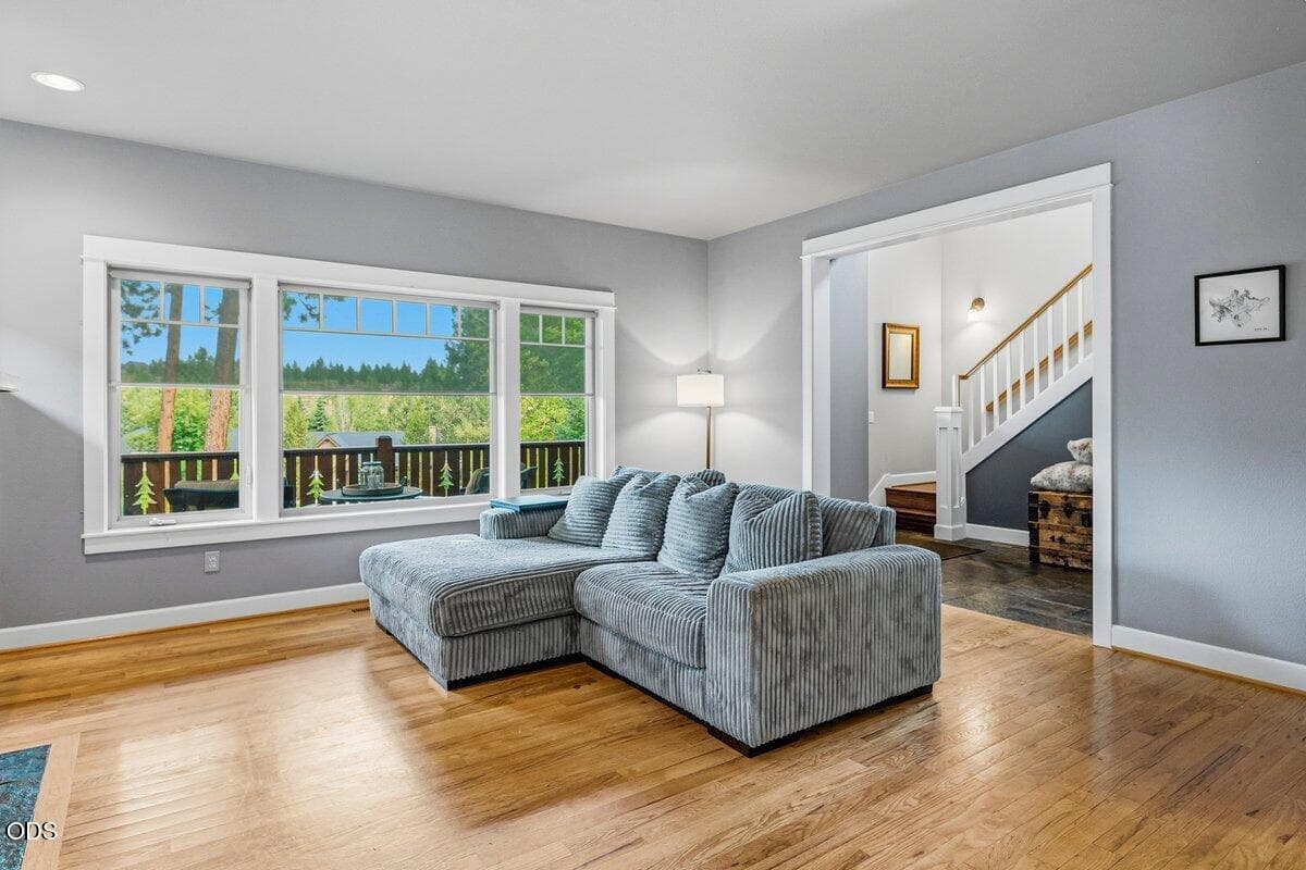 Photo of 19411 Brookside Way 5 of 22