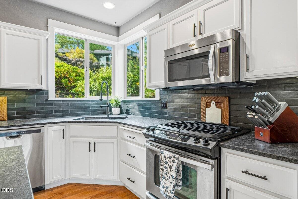 Photo of 19411 Brookside Way 8 of 22