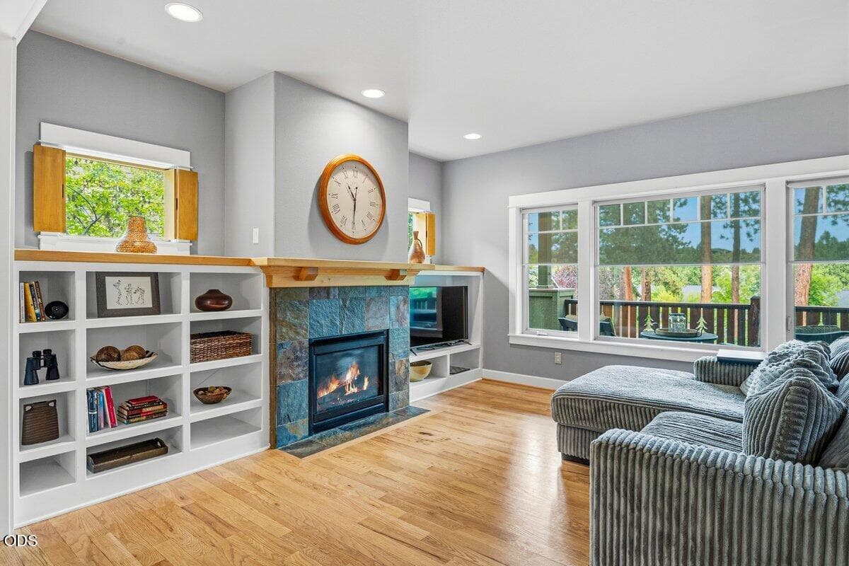 Photo of 19411 Brookside Way 4 of 22