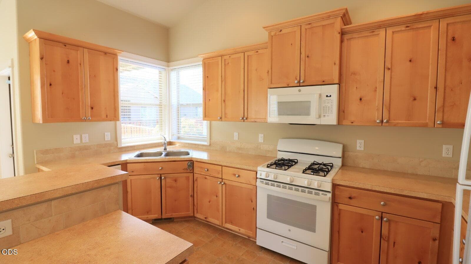 Photo of 540 28th Street 3 of 31