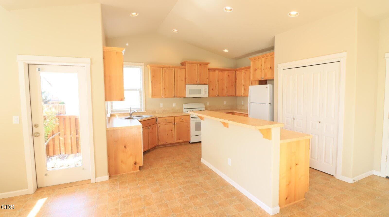 Photo of 540 28th Street 4 of 31