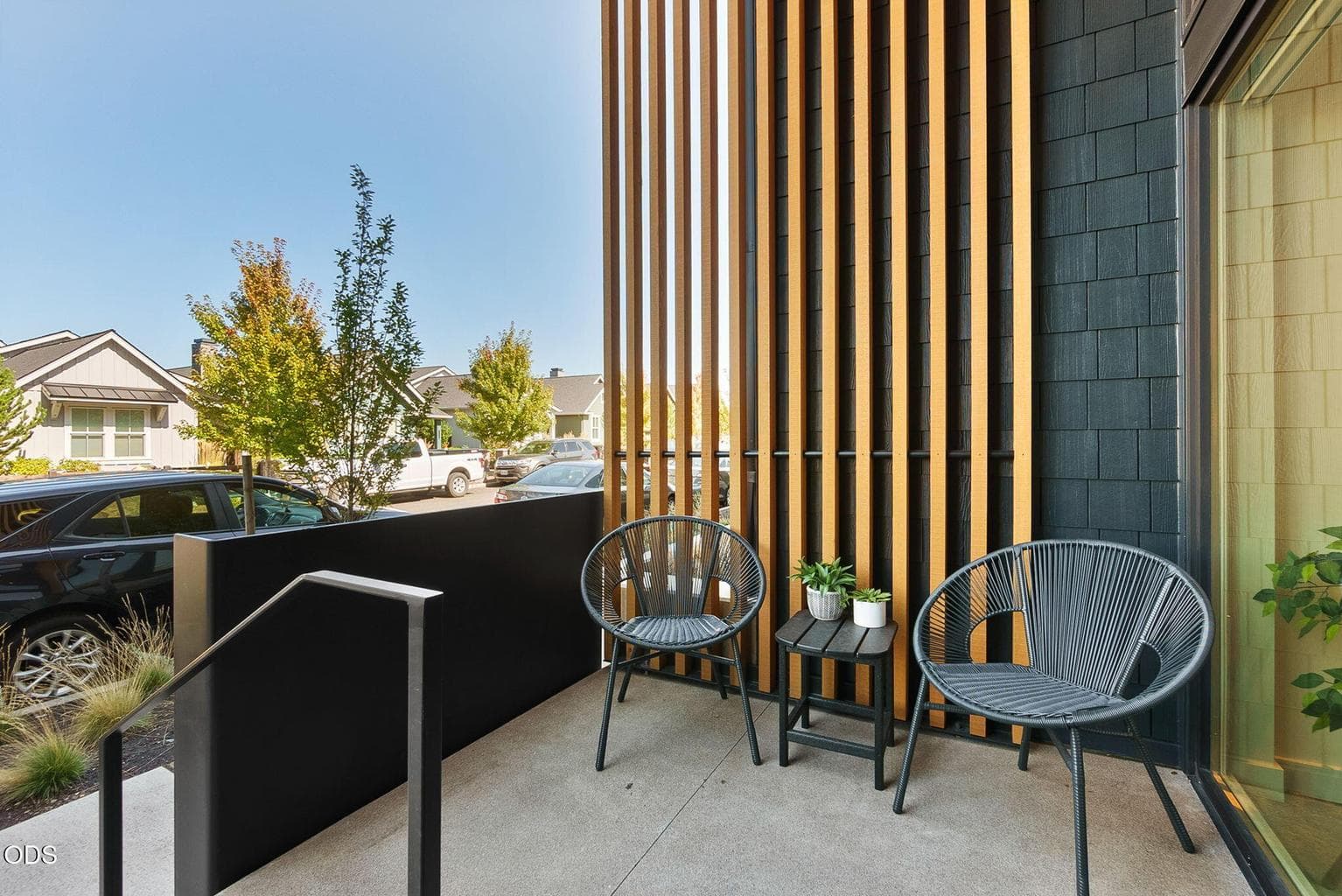 Photo of 2745 Ordway Avenue 5 of 35