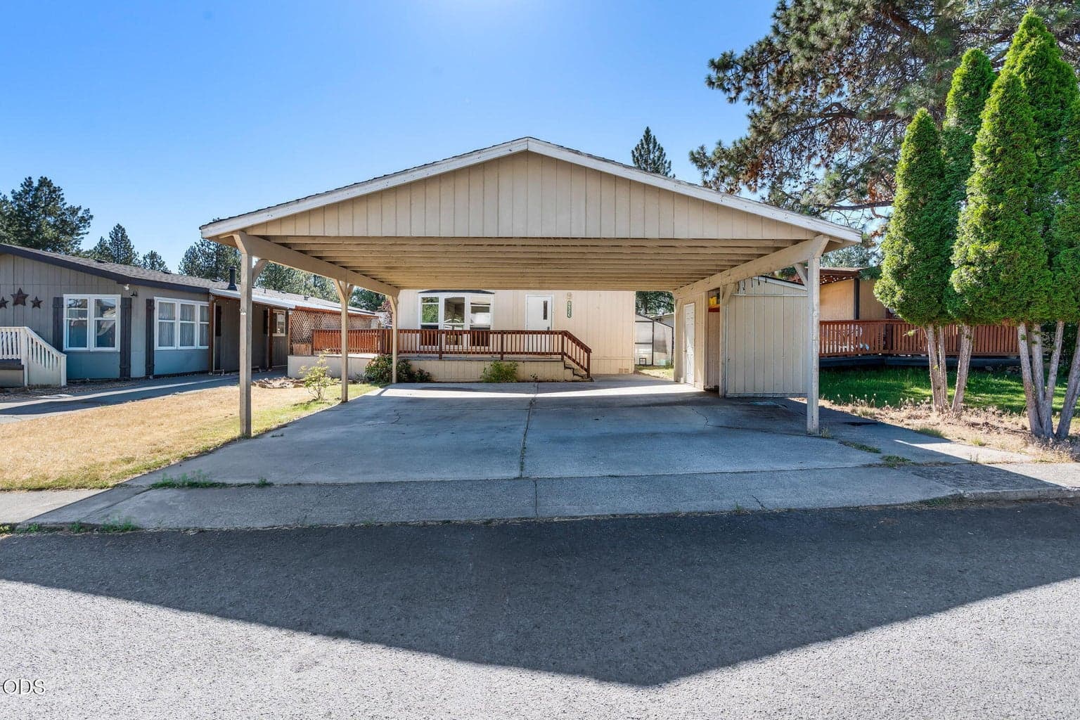 Photo of 61000 Brosterhous Road 2 of 23