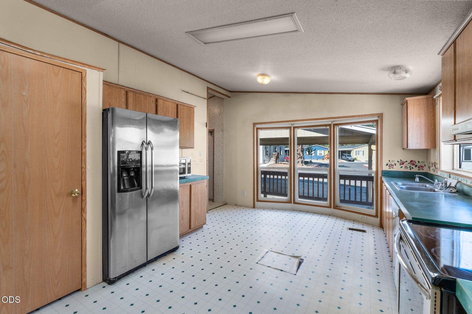 Photo of 61000 Brosterhous Road 11 of 23
