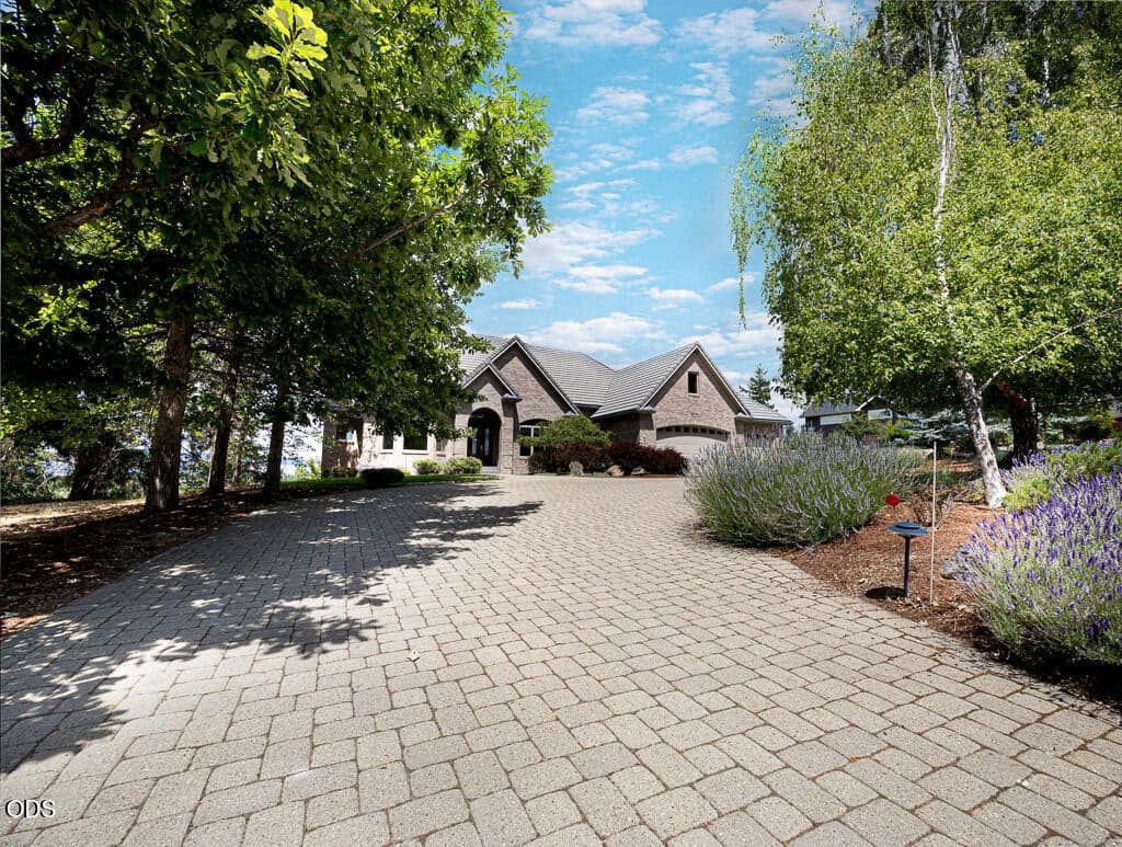 Photo of 11707 Kestrel Road 2 of 65
