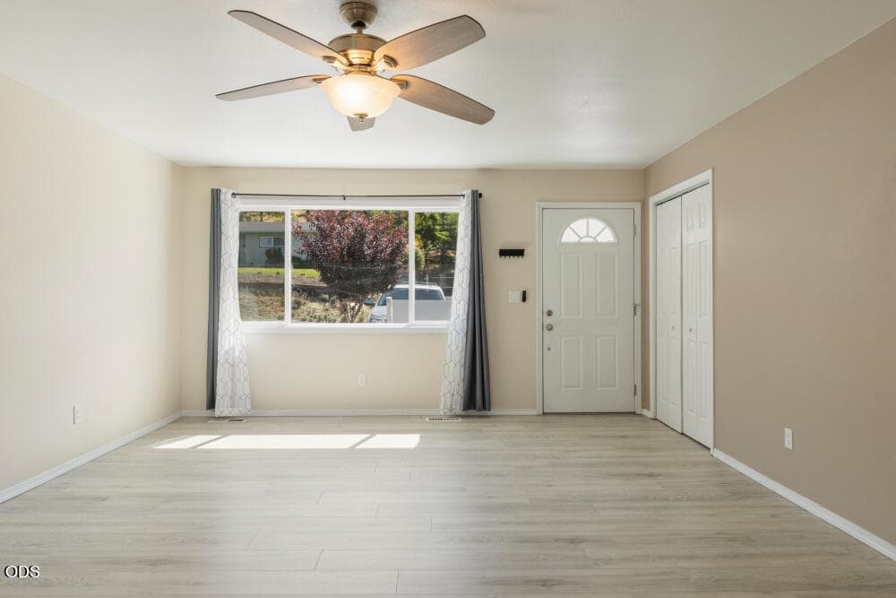 Photo of 1754 Kimberly Drive 5 of 39