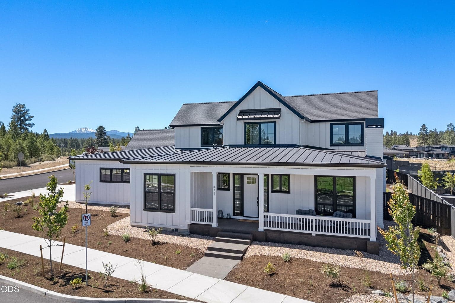 Photo of 371 Crosby Drive 2 of 57