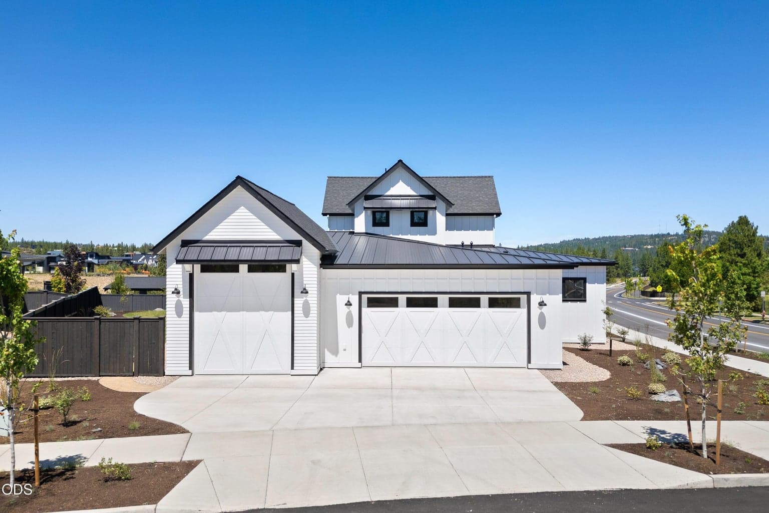 Photo of 371 Crosby Drive 4 of 57