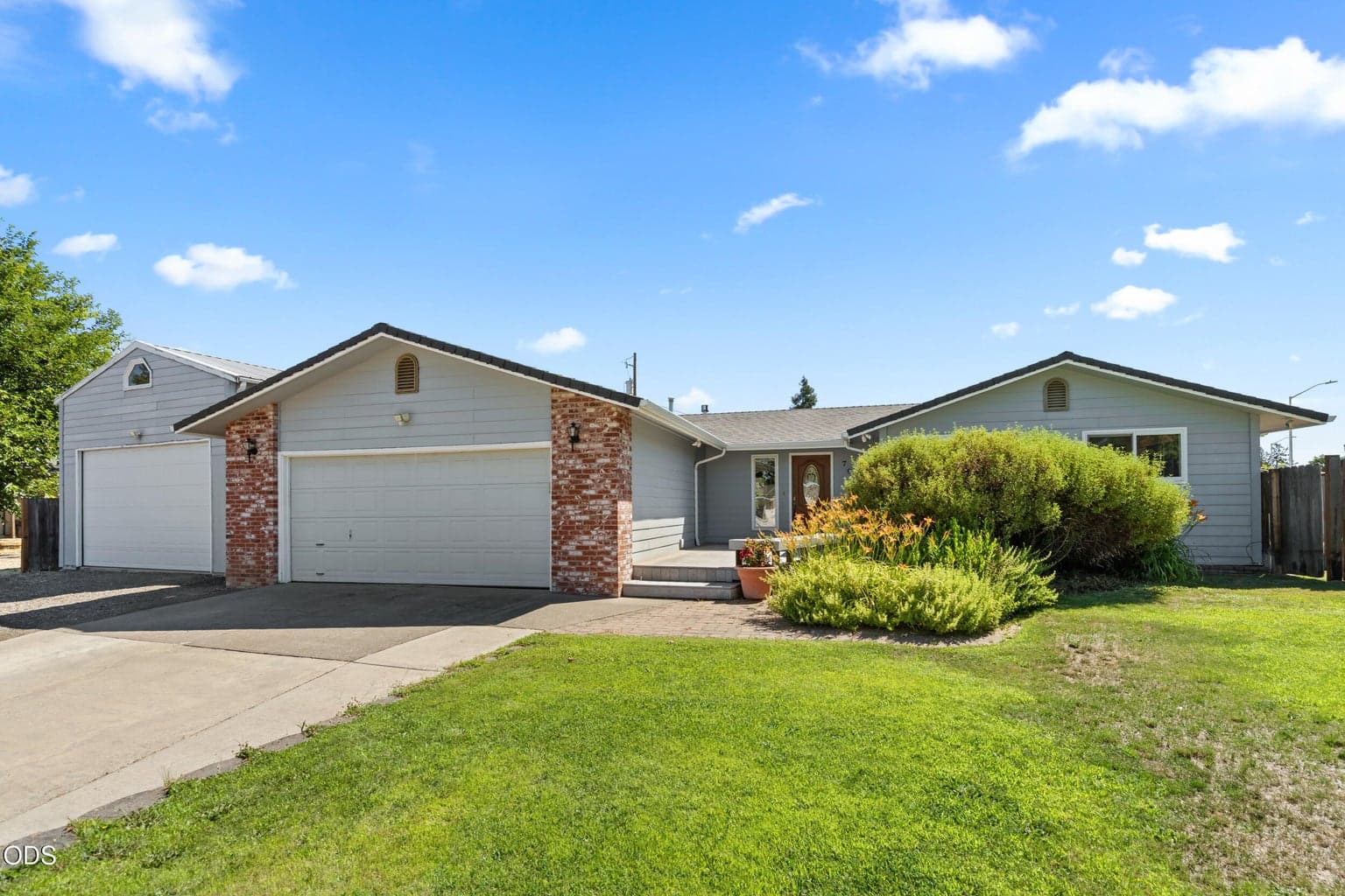 Photo of 7680 Gladstone Avenue 1 of 30