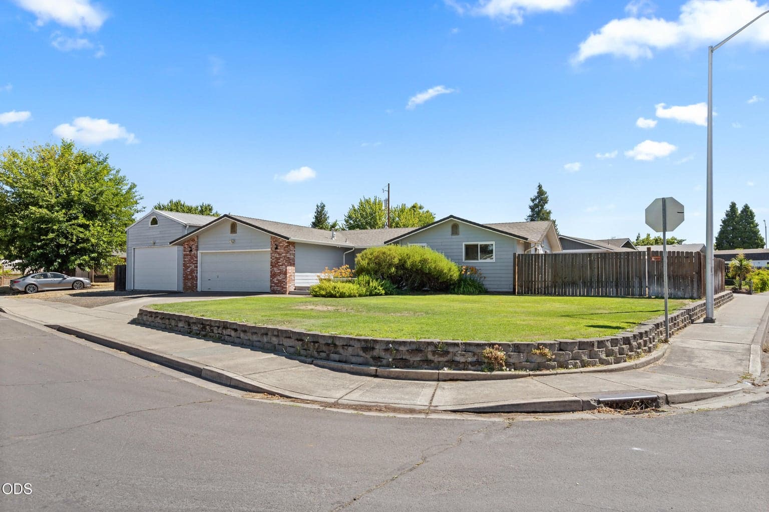 Photo of 7680 Gladstone Avenue 2 of 30