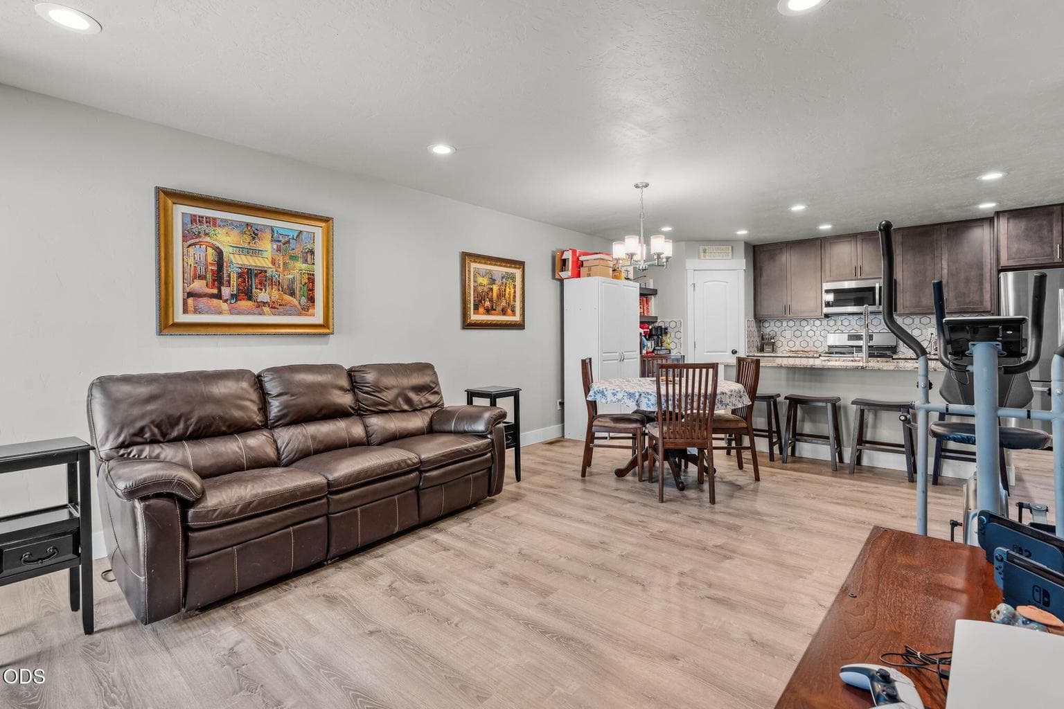 Photo of 919 Maliah Avenue 4 of 21
