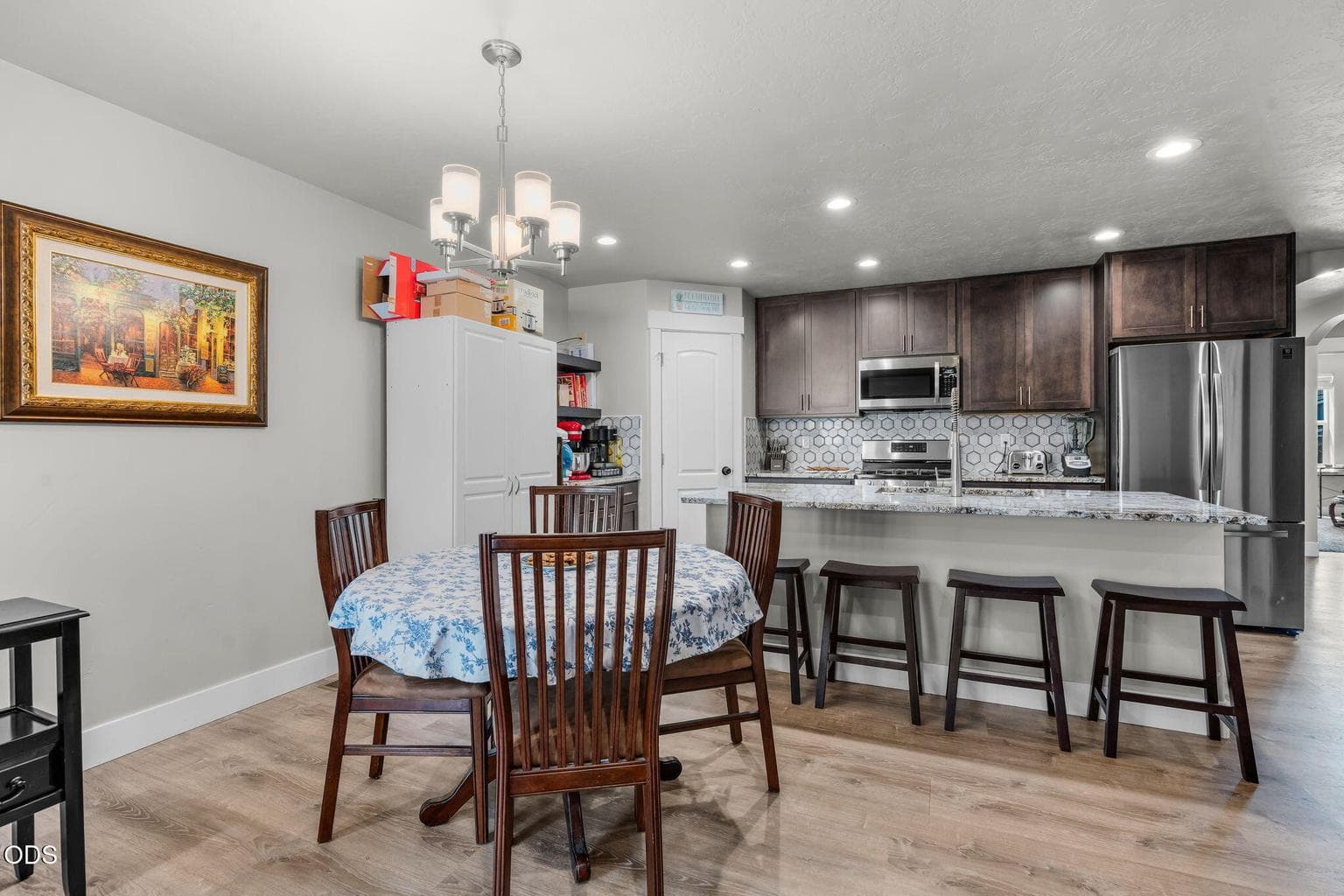 Photo of 919 SE Maliah Avenue 6 of 21