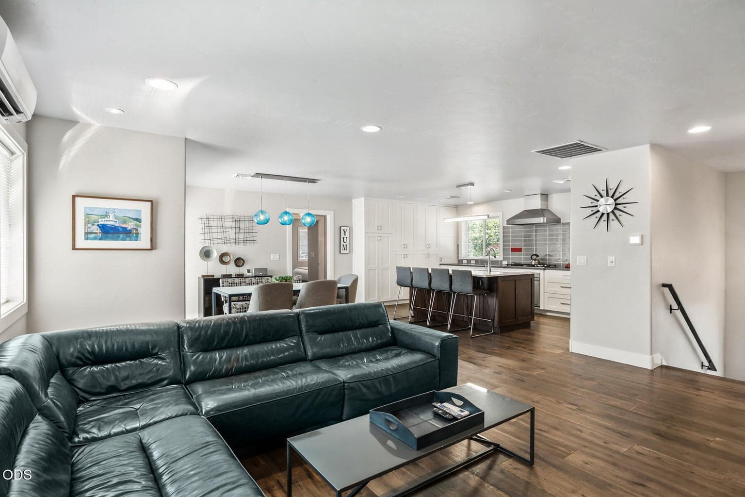 Photo of 909 NW Delaware Avenue 17 of 46