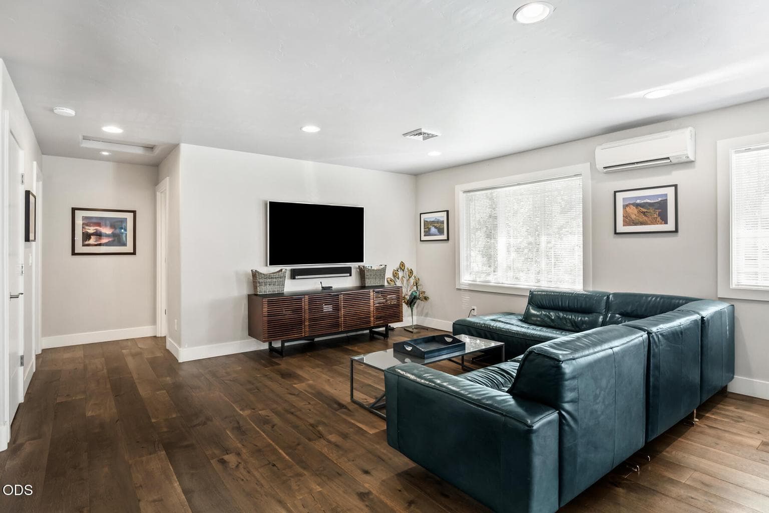 Photo of 909 NW Delaware Avenue 19 of 46