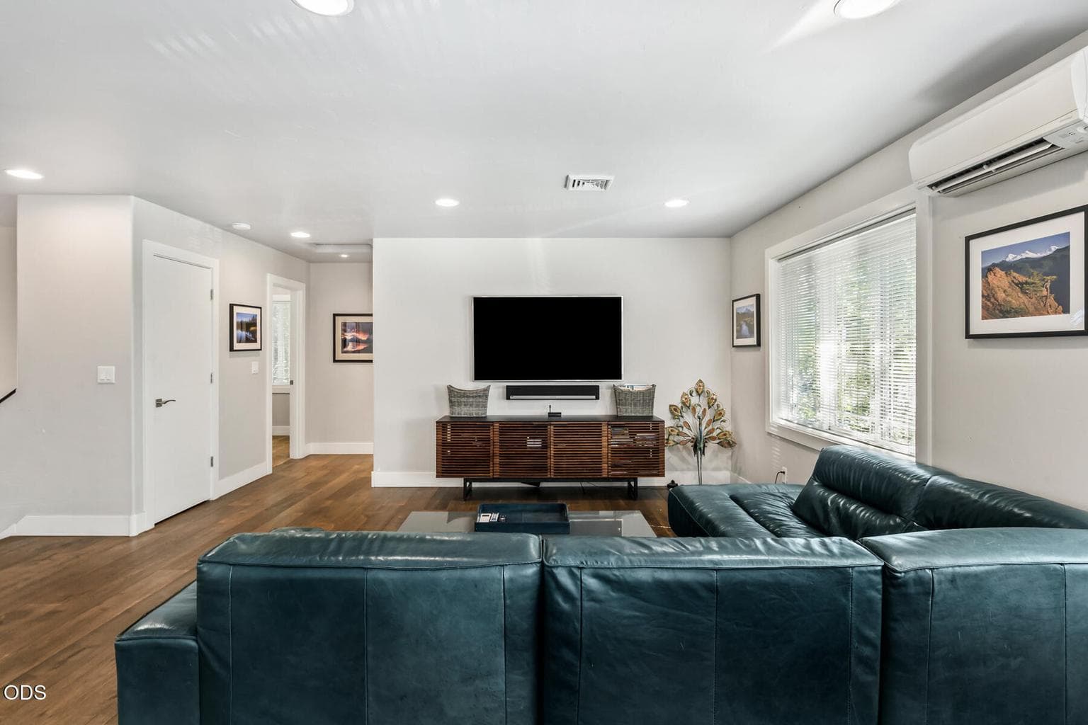 Photo of 909 NW Delaware Avenue 20 of 46