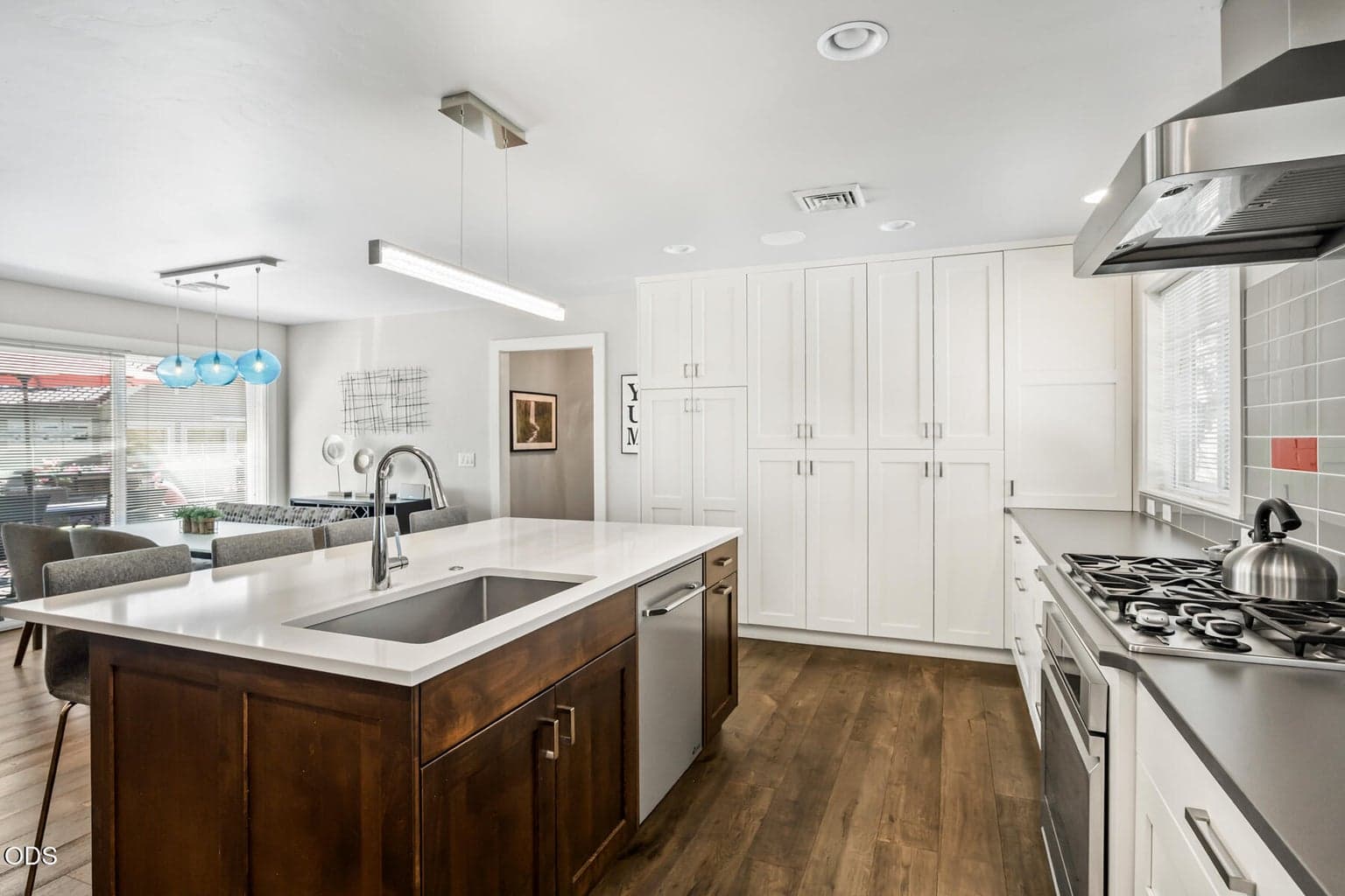Photo of 909 NW Delaware Avenue 29 of 46