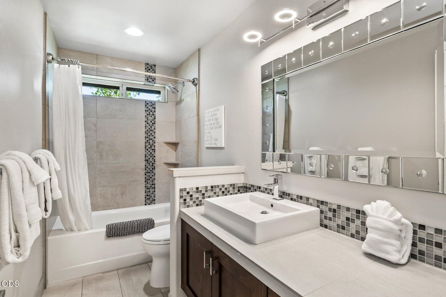 Photo of 909 NW Delaware Avenue 39 of 46