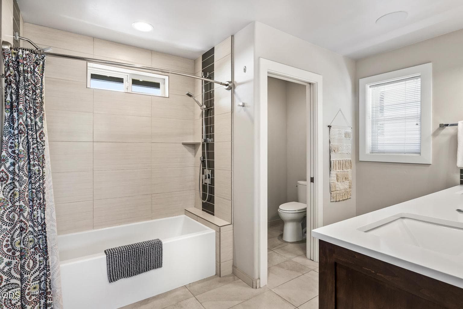 Photo of 909 NW Delaware Avenue 35 of 46