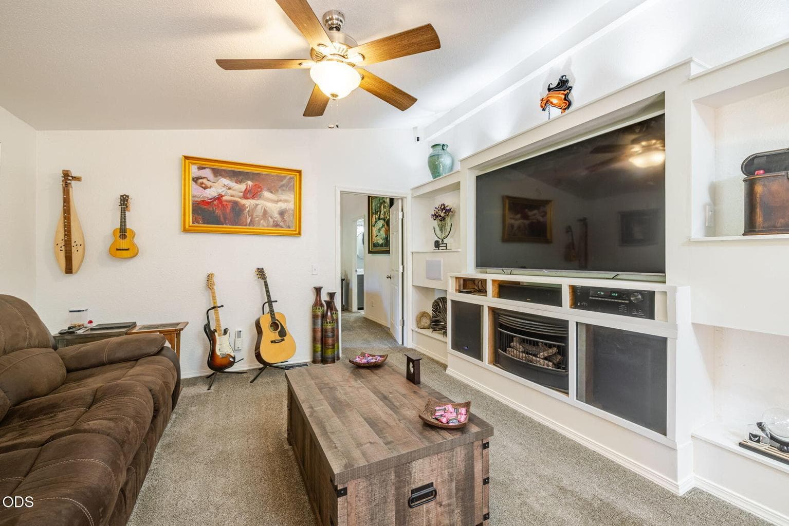 Photo of 15775 Twin Drive 6 of 36