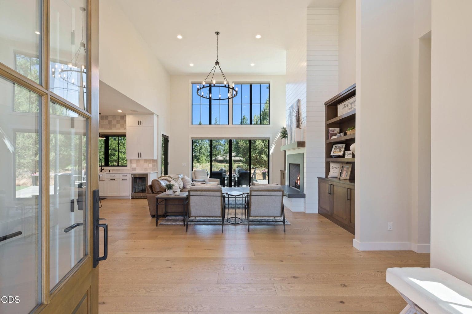 Photo of 61546 Hosmer Lake Drive 3 of 48