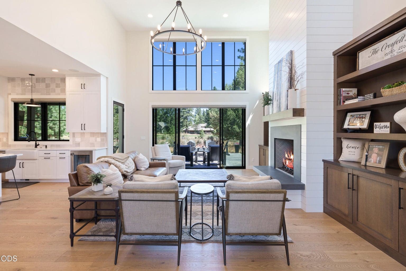 Photo of 61546 Hosmer Lake Drive 4 of 48