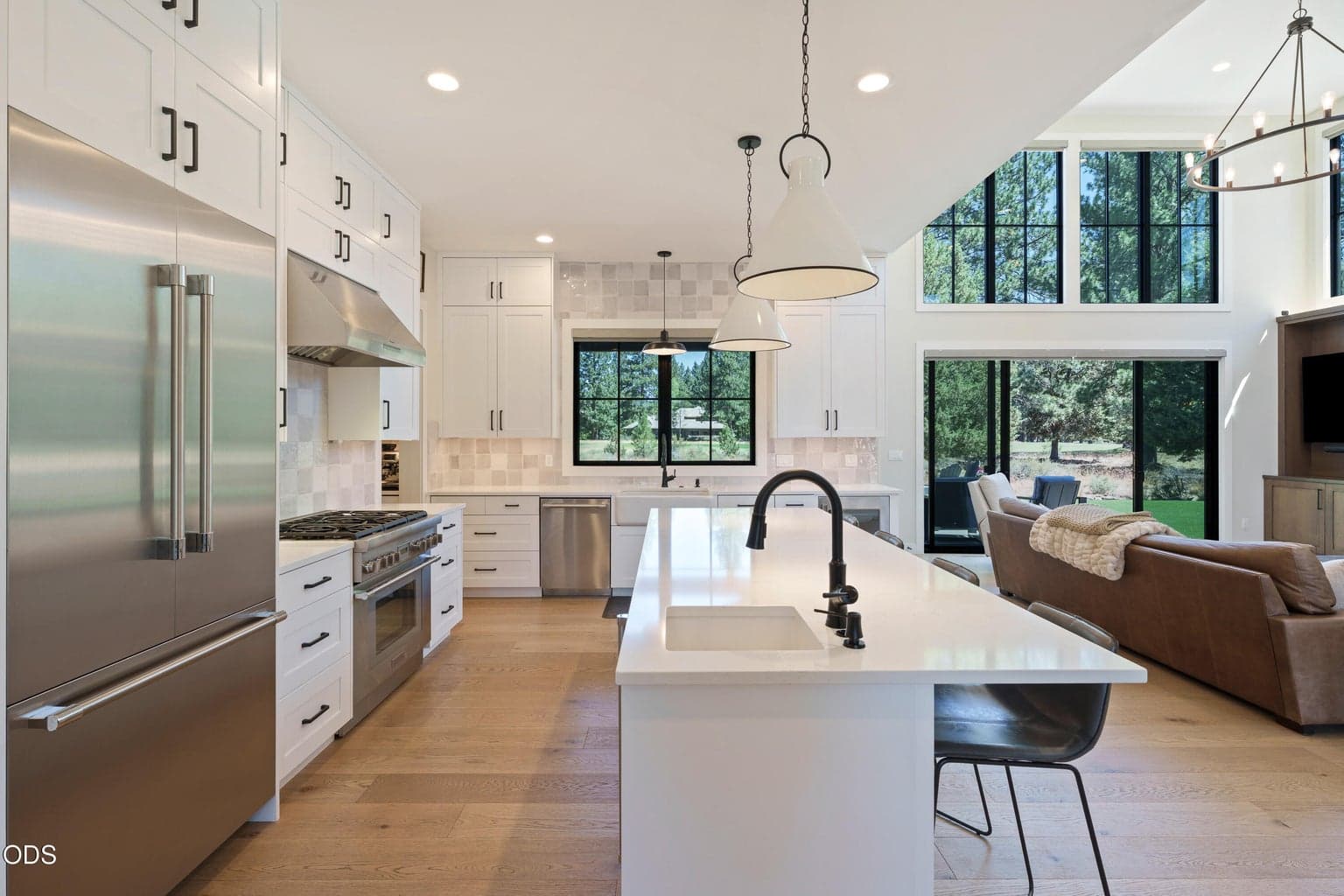 Photo of 61546 Hosmer Lake Drive 12 of 48