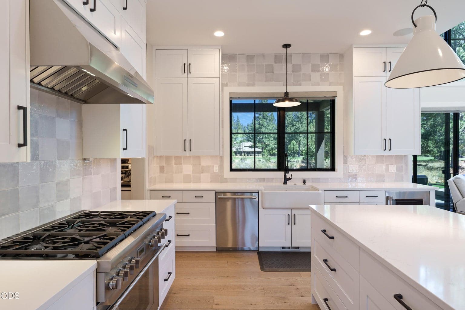 Photo of 61546 Hosmer Lake Drive 13 of 48