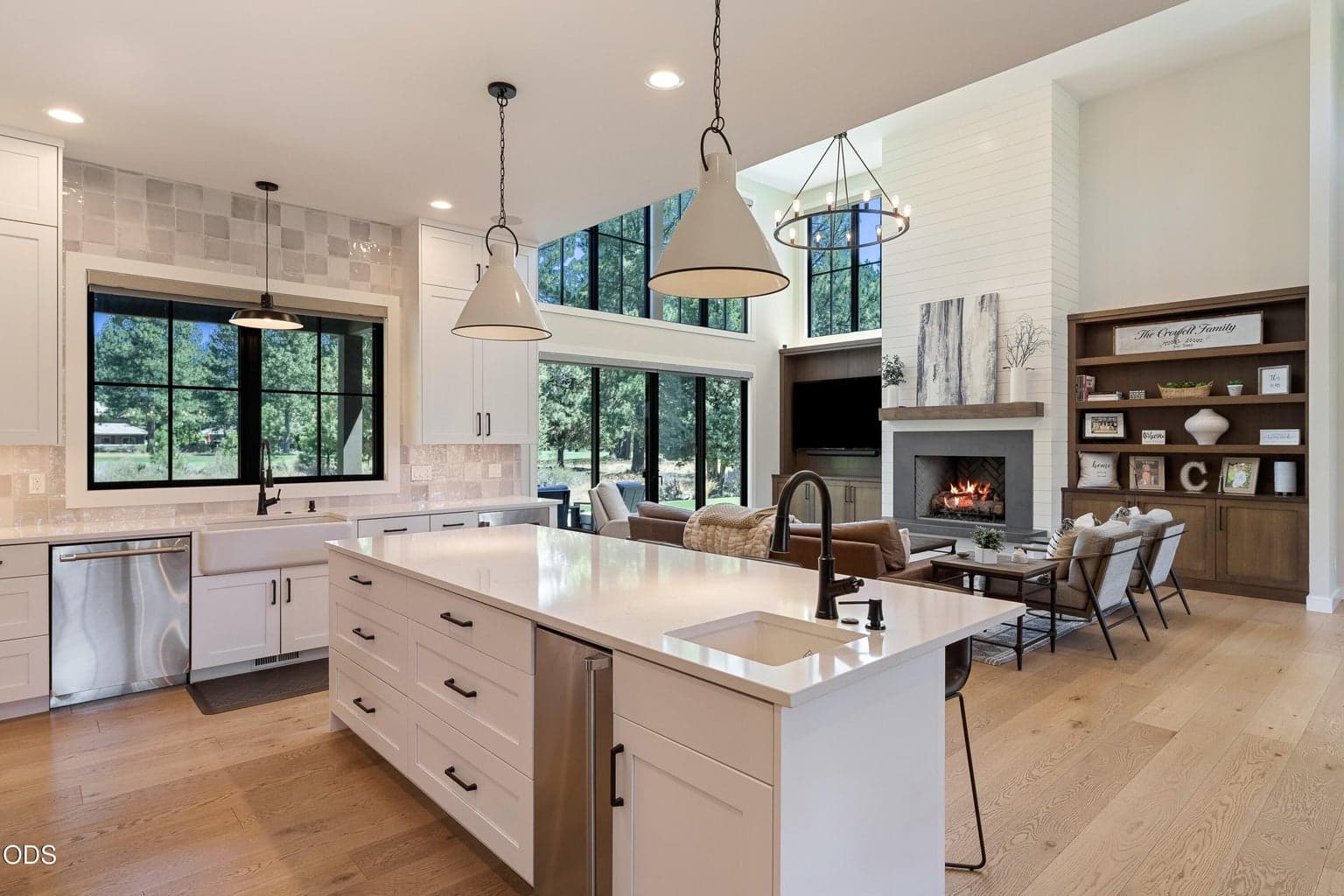 Photo of 61546 Hosmer Lake Drive 17 of 48