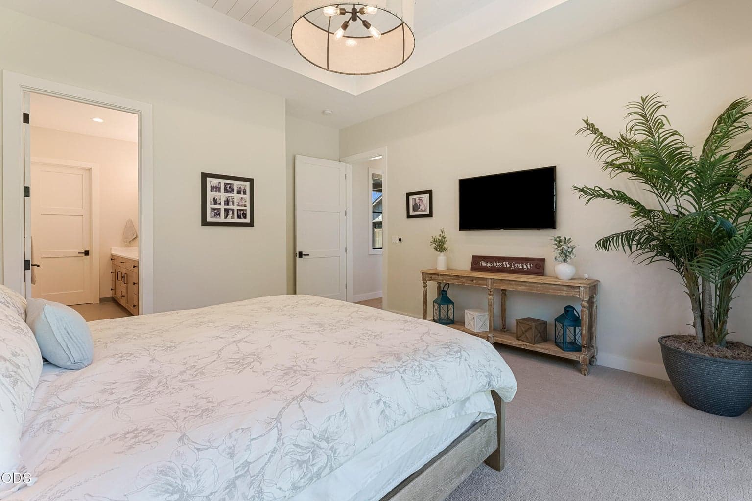 Photo of 61546 Hosmer Lake Drive 21 of 48