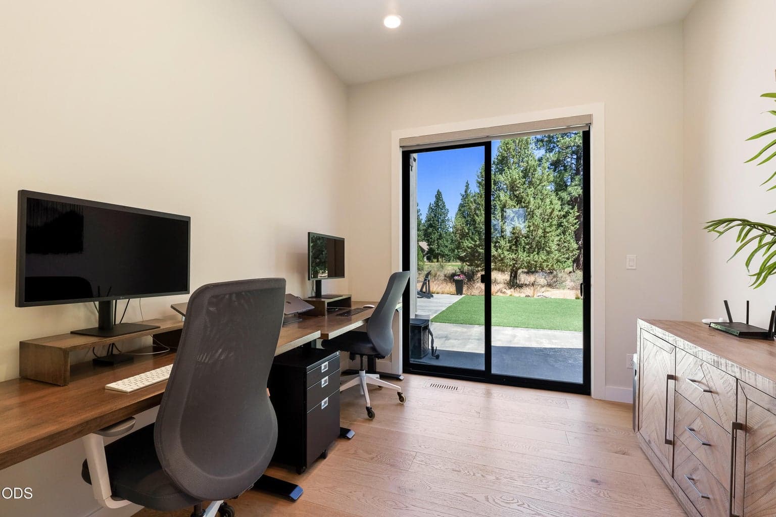 Photo of 61546 Hosmer Lake Drive 26 of 48