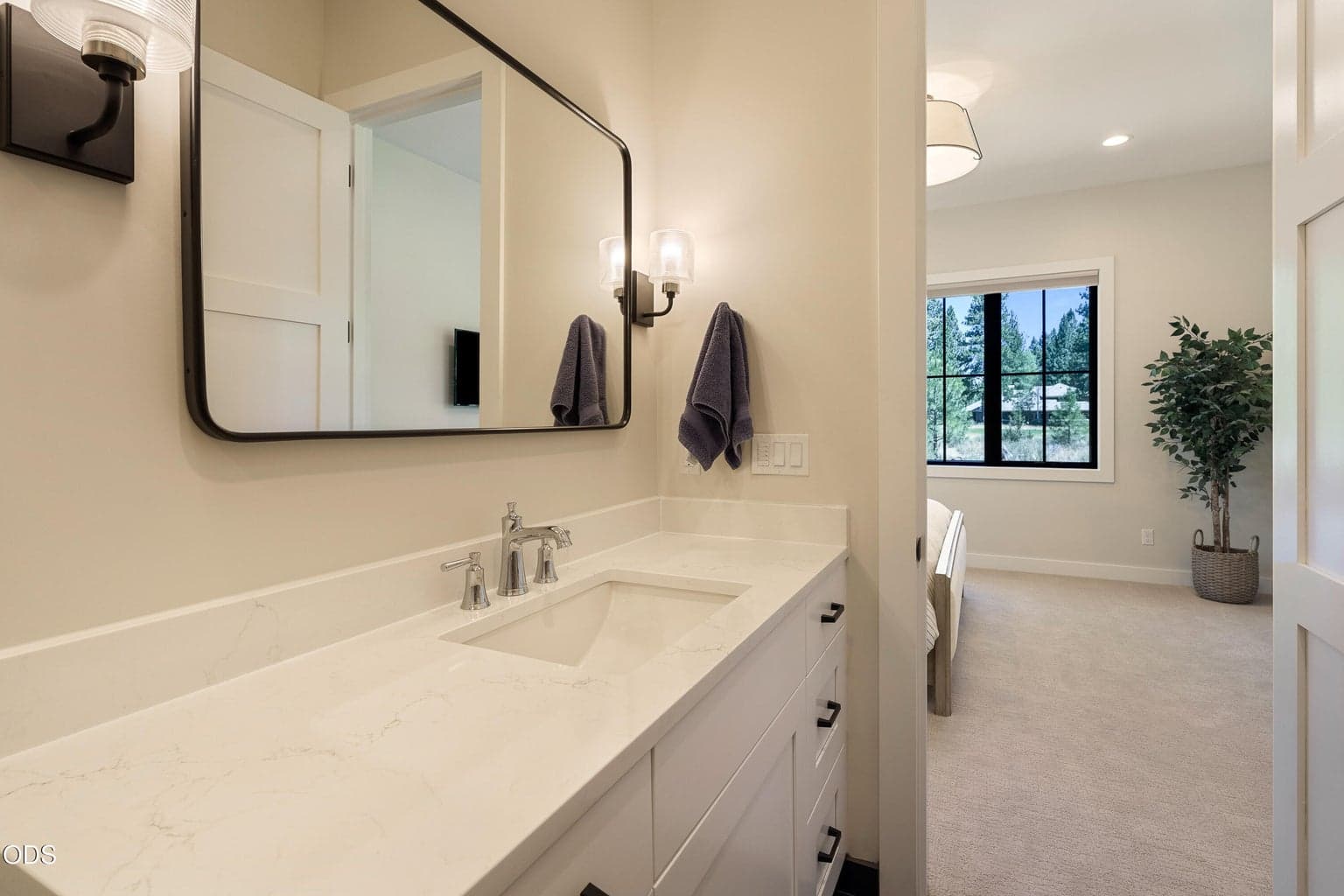 Photo of 61546 Hosmer Lake Drive 29 of 48