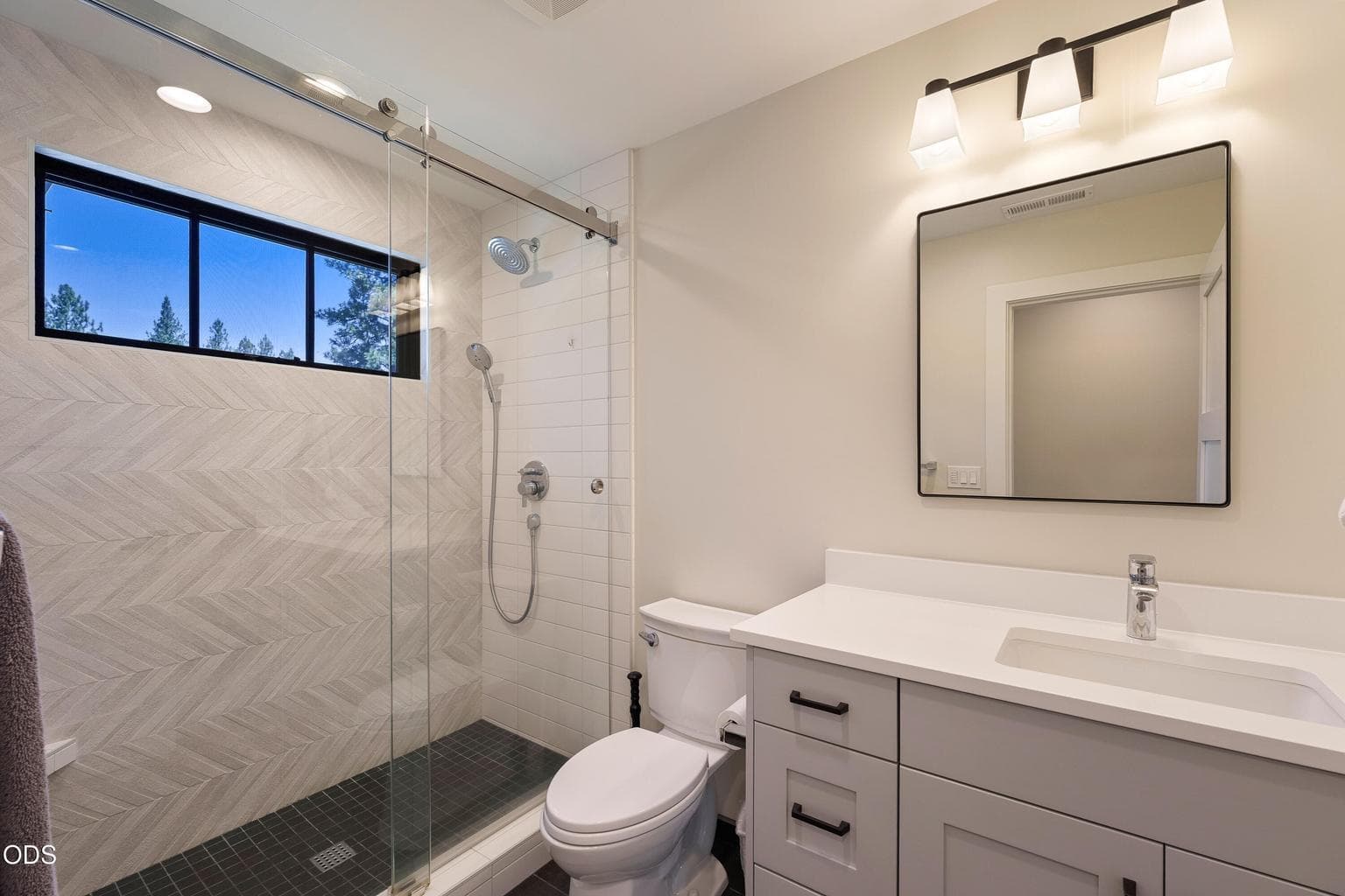 Photo of 61546 Hosmer Lake Drive 34 of 48