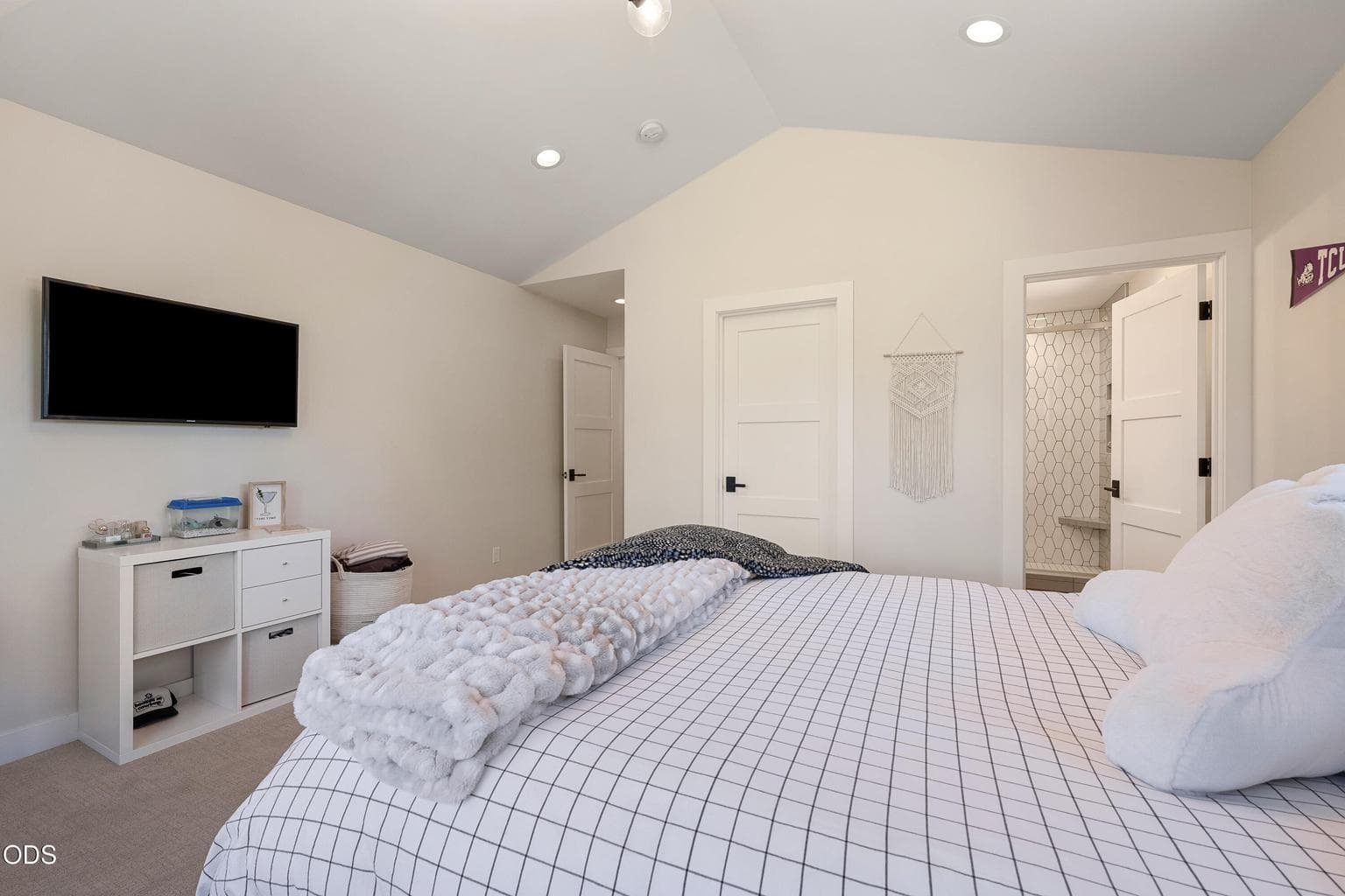 Photo of 61546 Hosmer Lake Drive 36 of 48