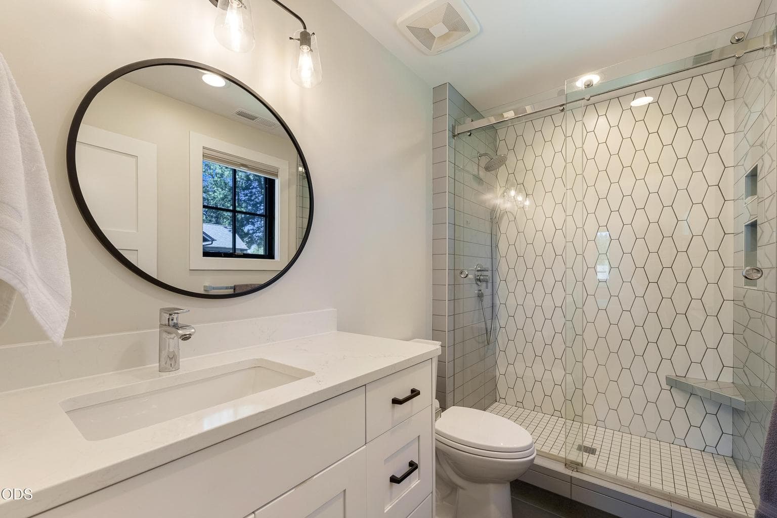Photo of 61546 Hosmer Lake Drive 37 of 48