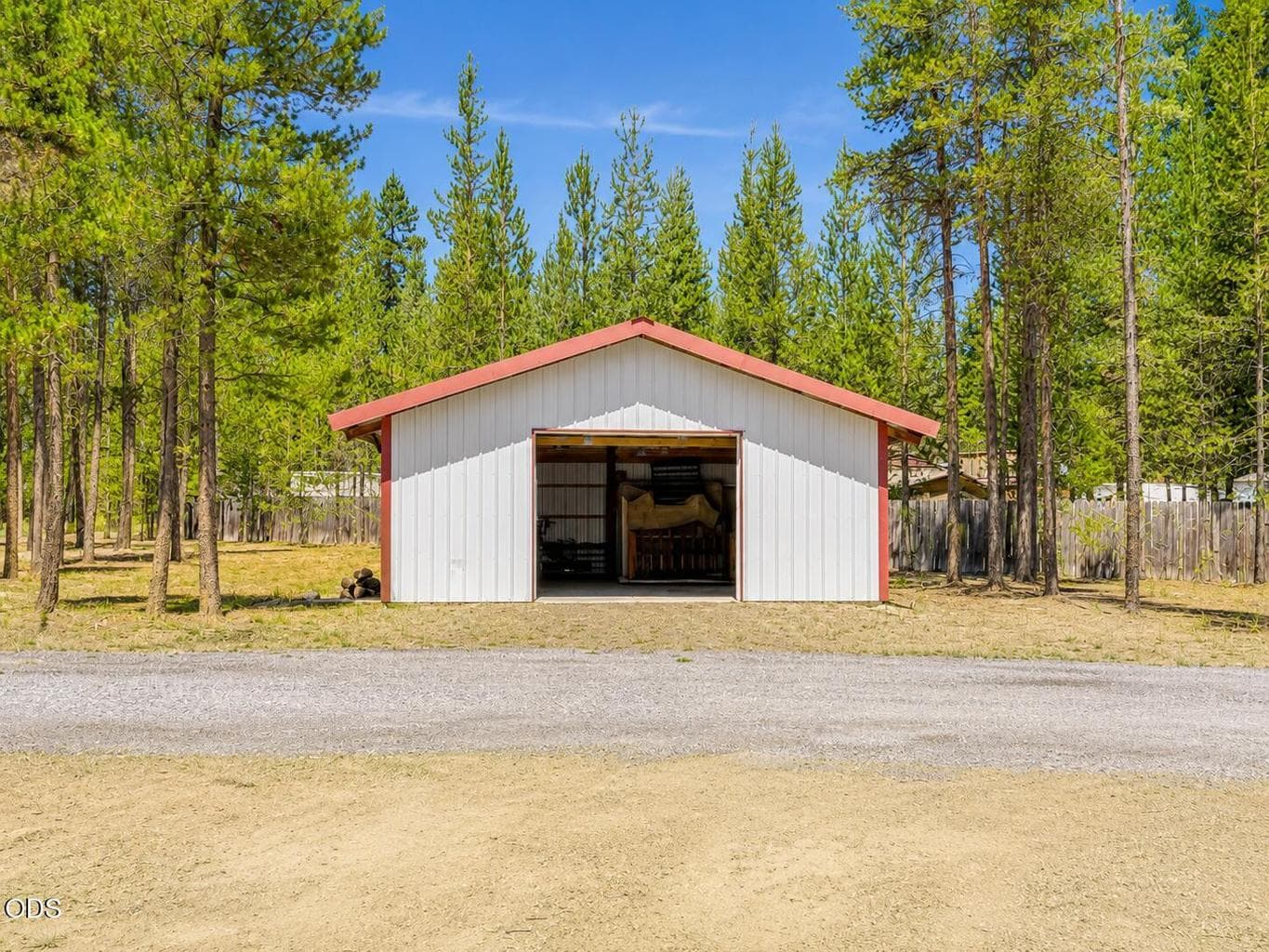 Photo of 136508 Jug Drive 2 of 34